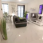- Orijeta Apartment *