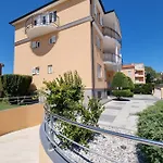 - Orijeta Apartman *