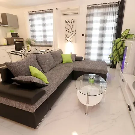 - Orijeta Apartment *