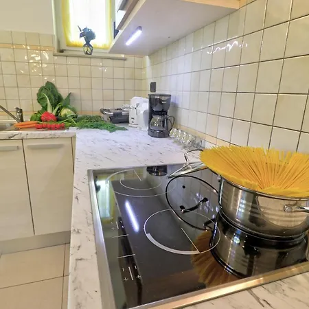 - Orijeta Apartment *