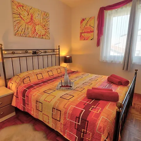 - Orijeta Apartment *